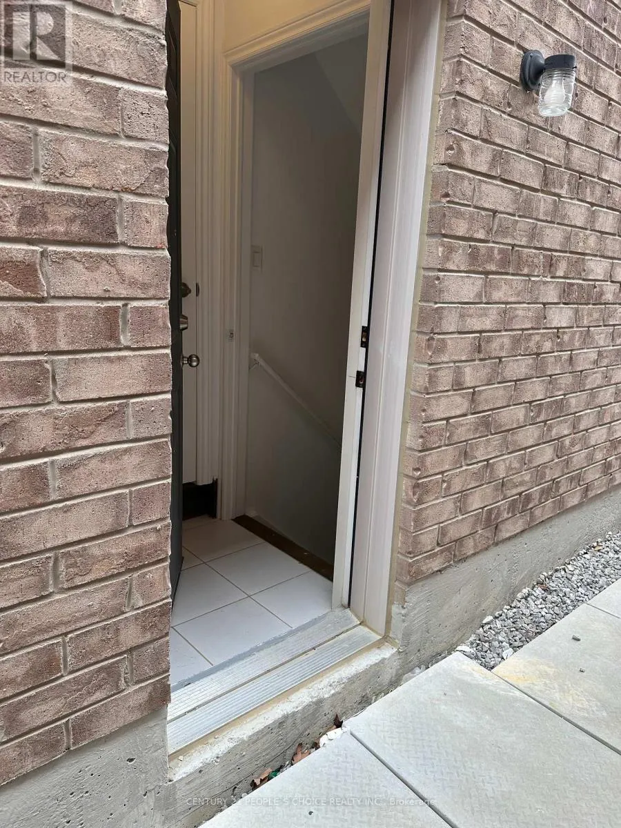 House for rent: Bsmt - 206 Fruitvale Circle, Brampton, Ontario L7A 5C3