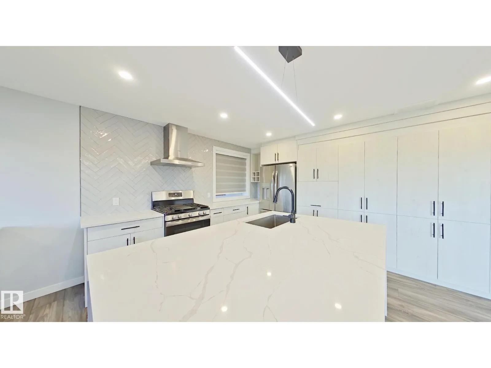 #bsmt 2118 53 St Sw, Edmonton, Alberta T6X 1X3