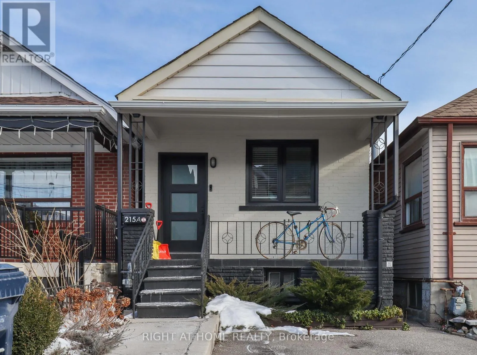 House for rent: Bsmt - 215a Chambers Avenue, Toronto, Ontario M6M 3L4