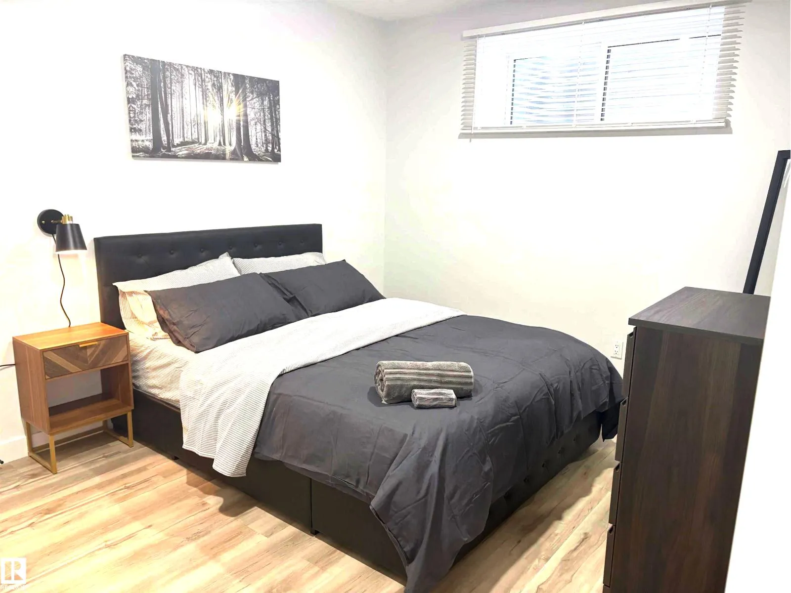 Bsmt 22056 80 Av Nw, Edmonton, Alberta T5T 7H9