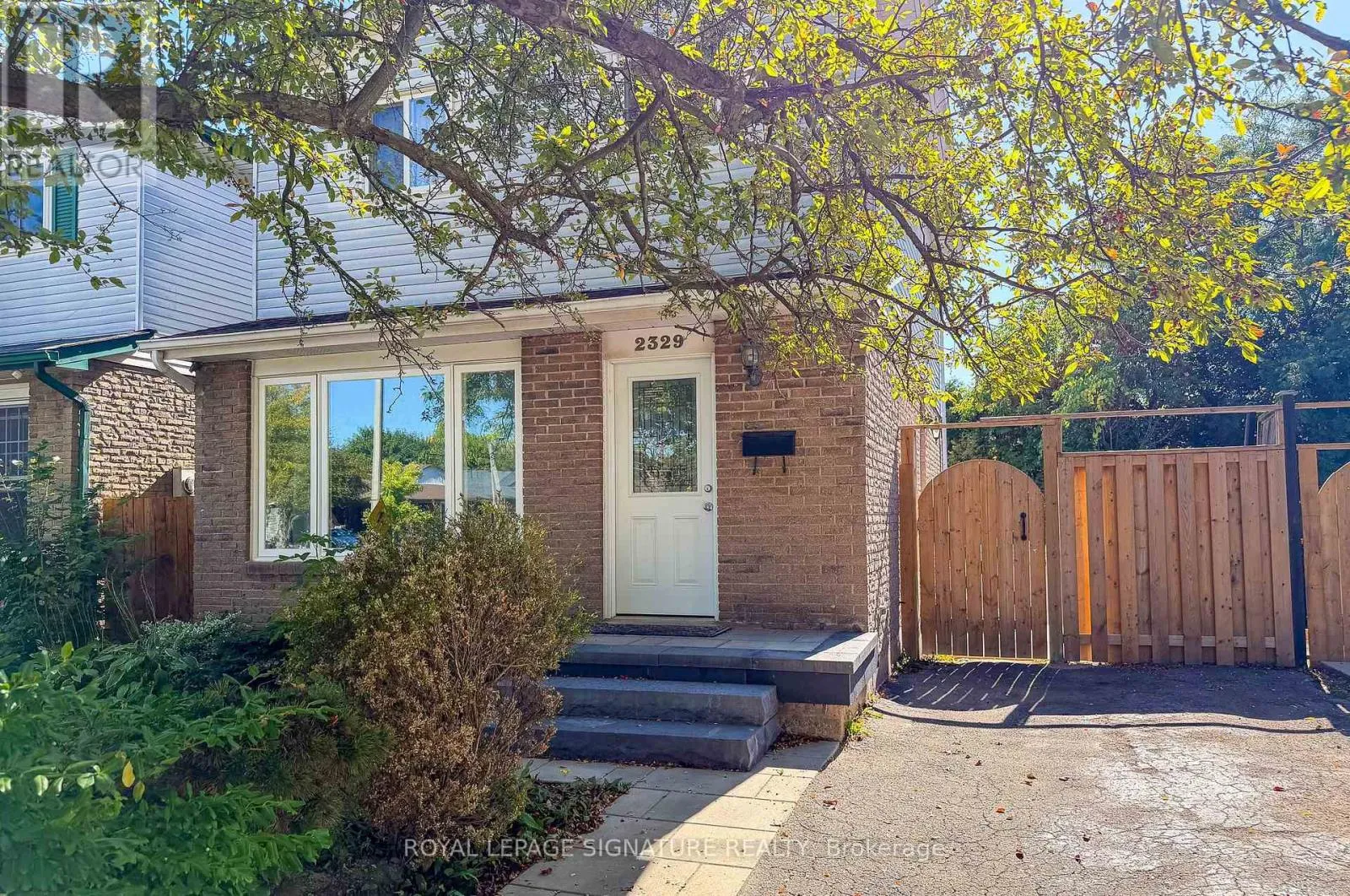 House for rent: Bsmt - 2329 Greenbank Trail, Burlington, Ontario L7P 3S7