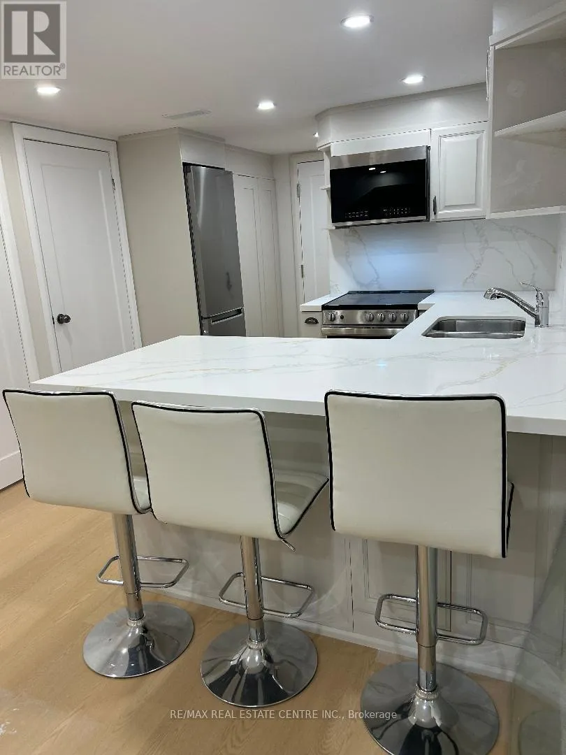 House for rent: Bsmt - 2429 Hensall Street, Mississauga, Ontario L5A 2T1