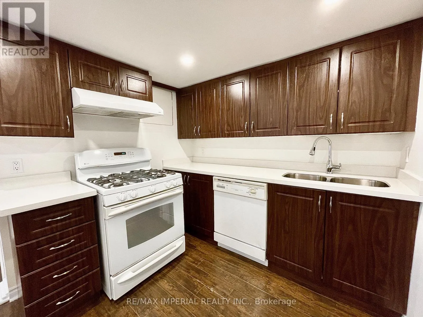 House for rent: Bsmt - 254 Browndale Crescent, Richmond Hill, Ontario L4C 3J1