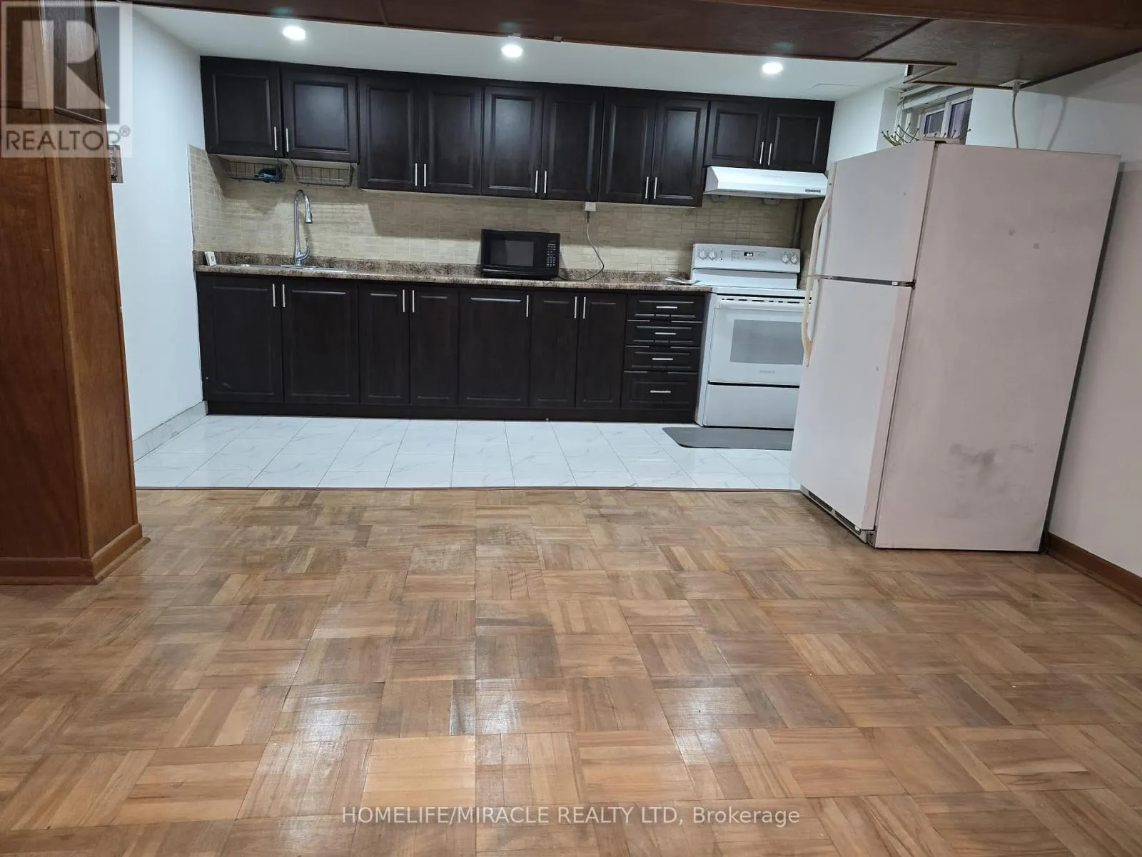 House for rent: Bsmt - 37 Cameo Crescent, Toronto, Ontario M6N 2K4