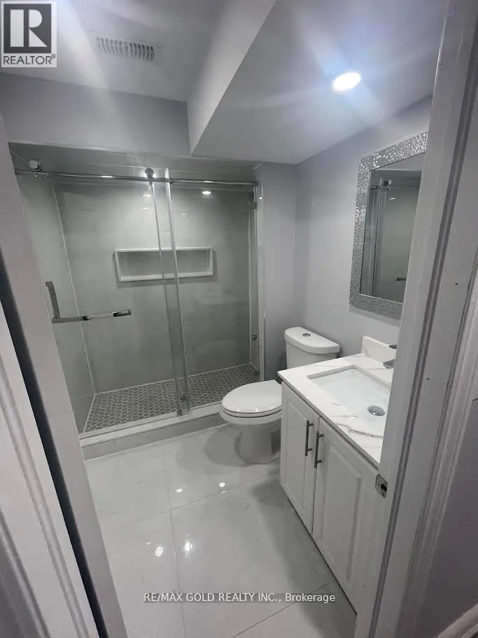 House for rent: Bsmt - 40 Barr Crescent, Brampton, Ontario L6Z 3E5