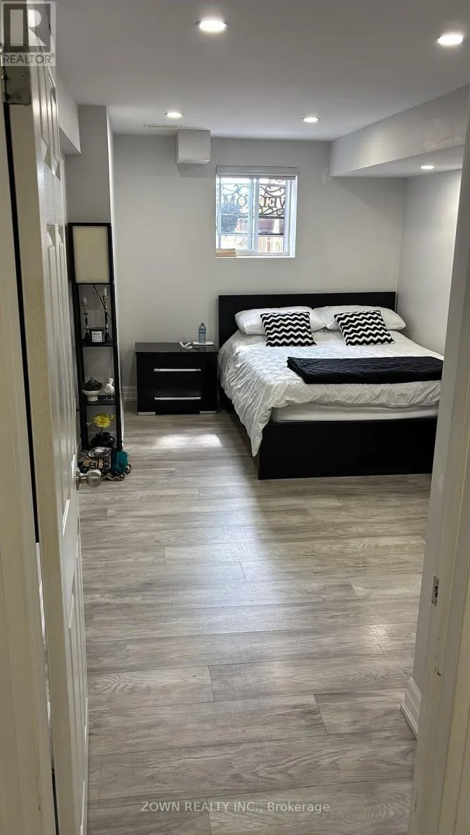 House for rent: Bsmt - 41 Edinburgh Drive, Brampton, Ontario L6Y 6A7