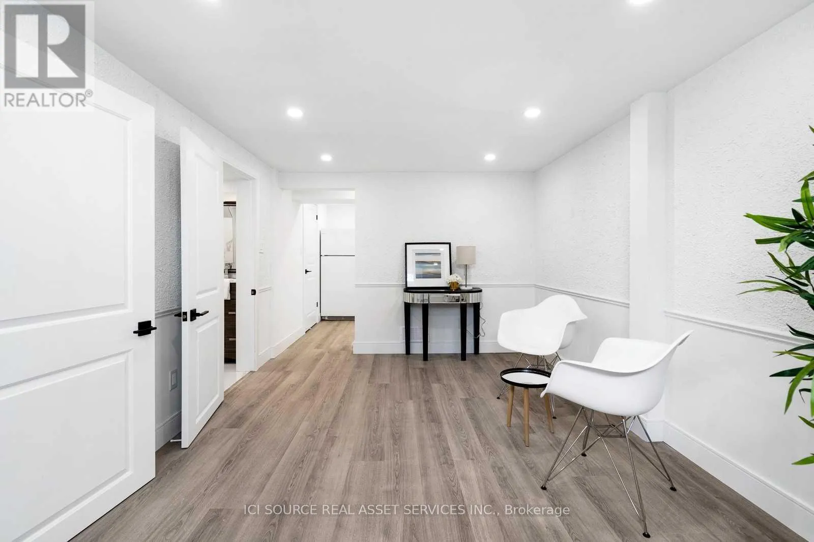 House for rent: Bsmt - 411 Enfield Road, Burlington, Ontario L7T 2X5