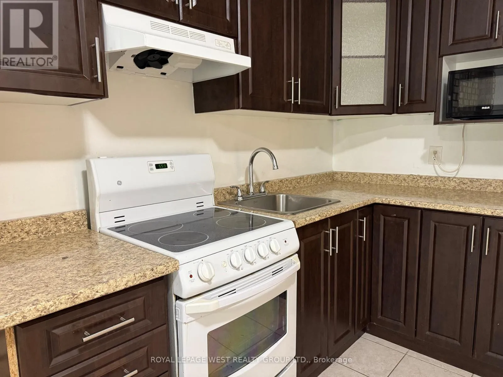 House for rent: Bsmt - 7655 Wildfern Drive, Mississauga, Ontario L4T 3P8