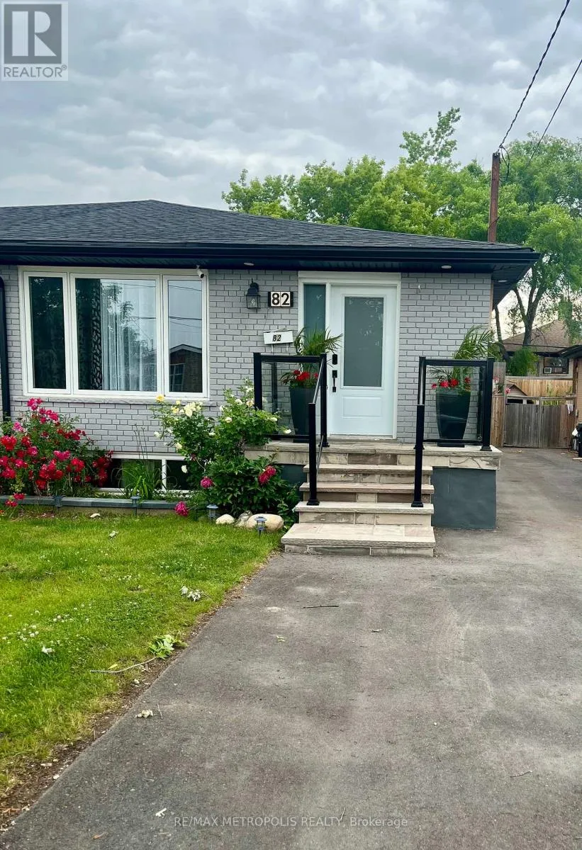 House for rent: Bsmt - 82 Lanyard Road, Toronto, Ontario M9M 1Y9