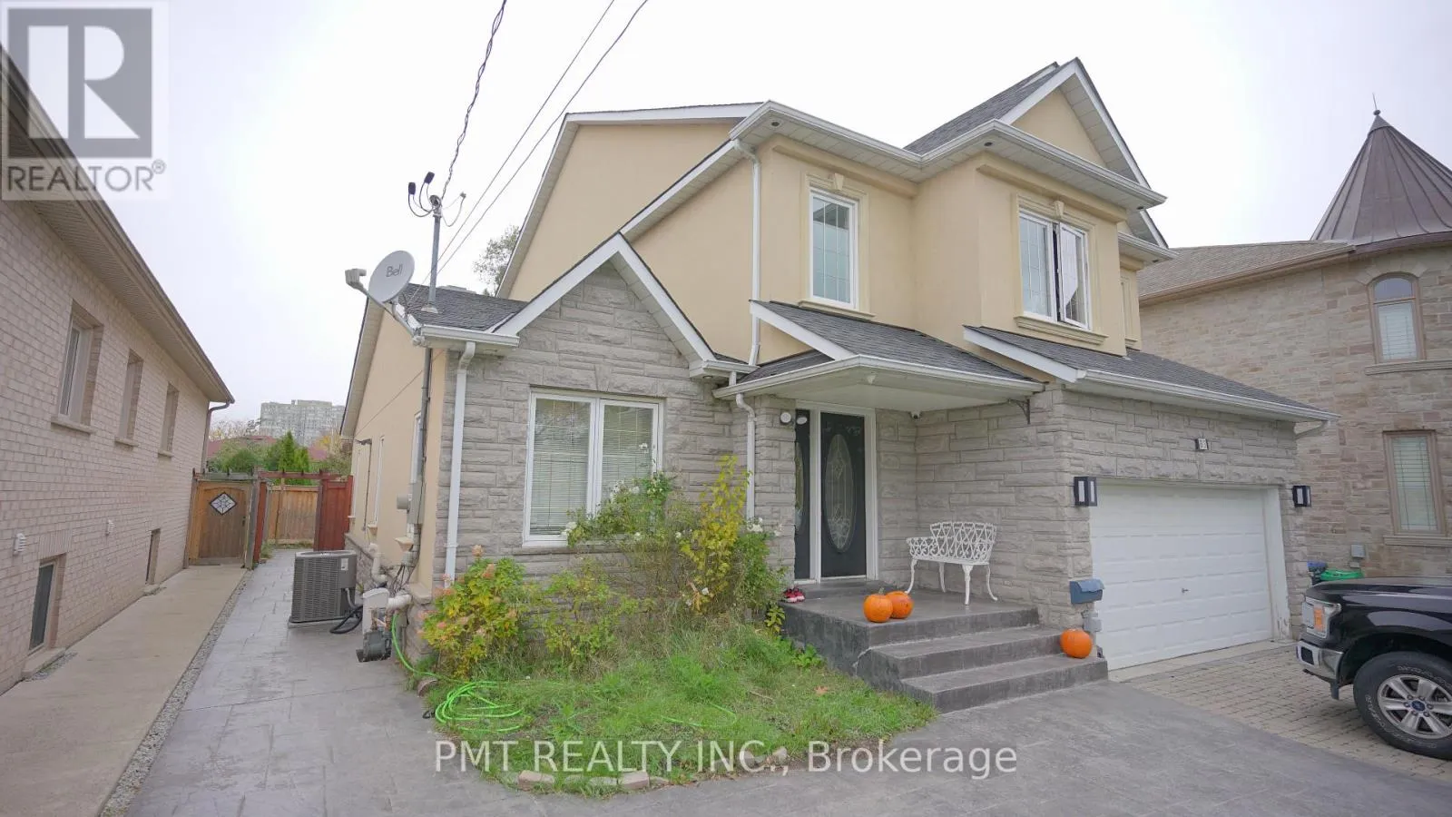 House for rent: Bsmt - 83 Fairview Road W, Mississauga, Ontario L5B 1K7