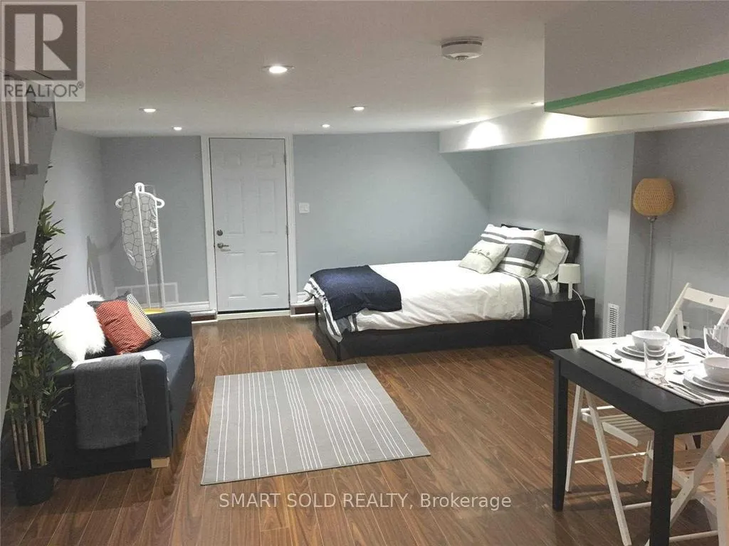 House for rent: Bsmt - 856 Shaw Street, Toronto, Ontario M6G 3M2