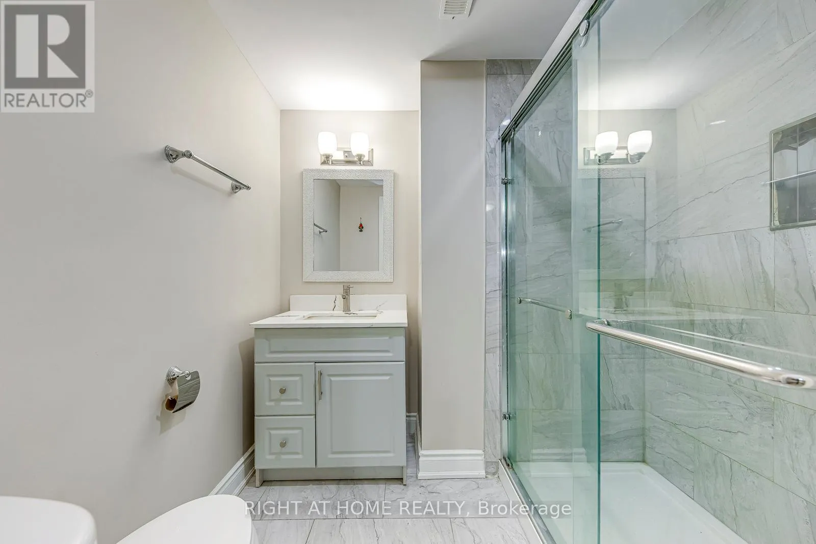 House for rent: Bsmt - 99 Masters Green Crescent, Brampton, Ontario L7A 3K3