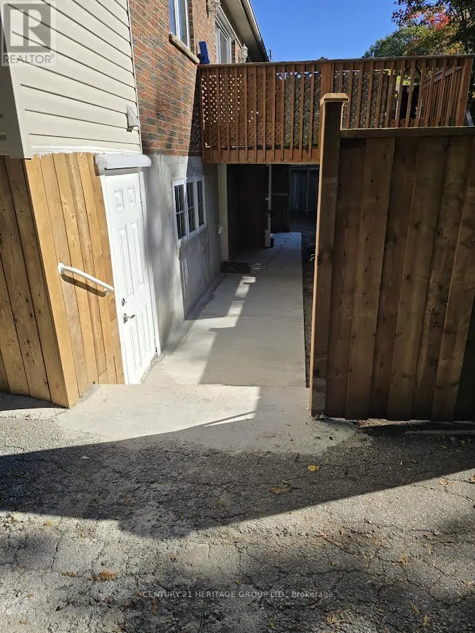 House for rent: Bsmt B - 65 Park Crescent, Richmond Hill, Ontario L4E 3J5