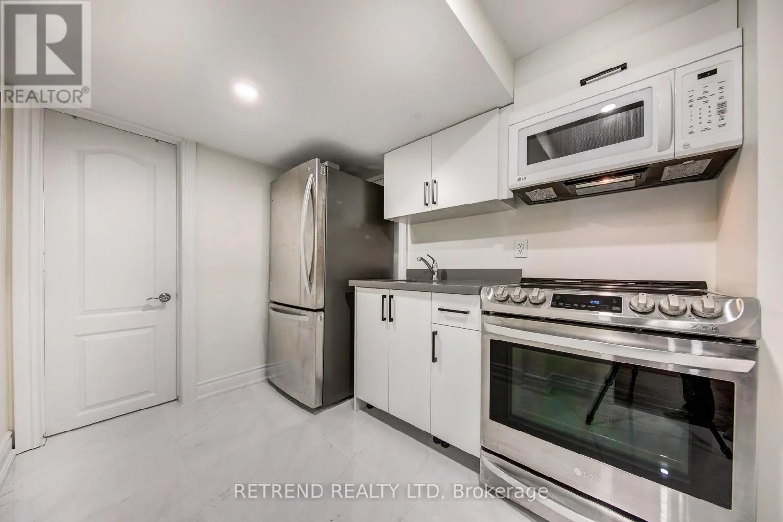 House for rent: Bsmt B - 7 Goddard Street, Toronto, Ontario M3H 5C5