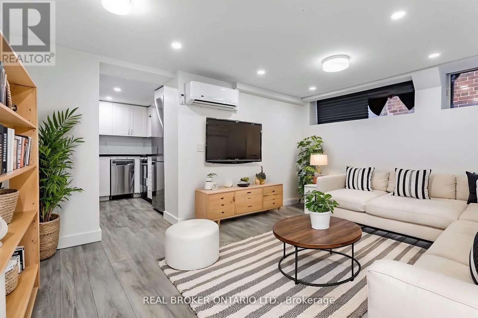 Triplex for rent: C - 1088 Avenue Road, Toronto, Ontario M5N 2E2