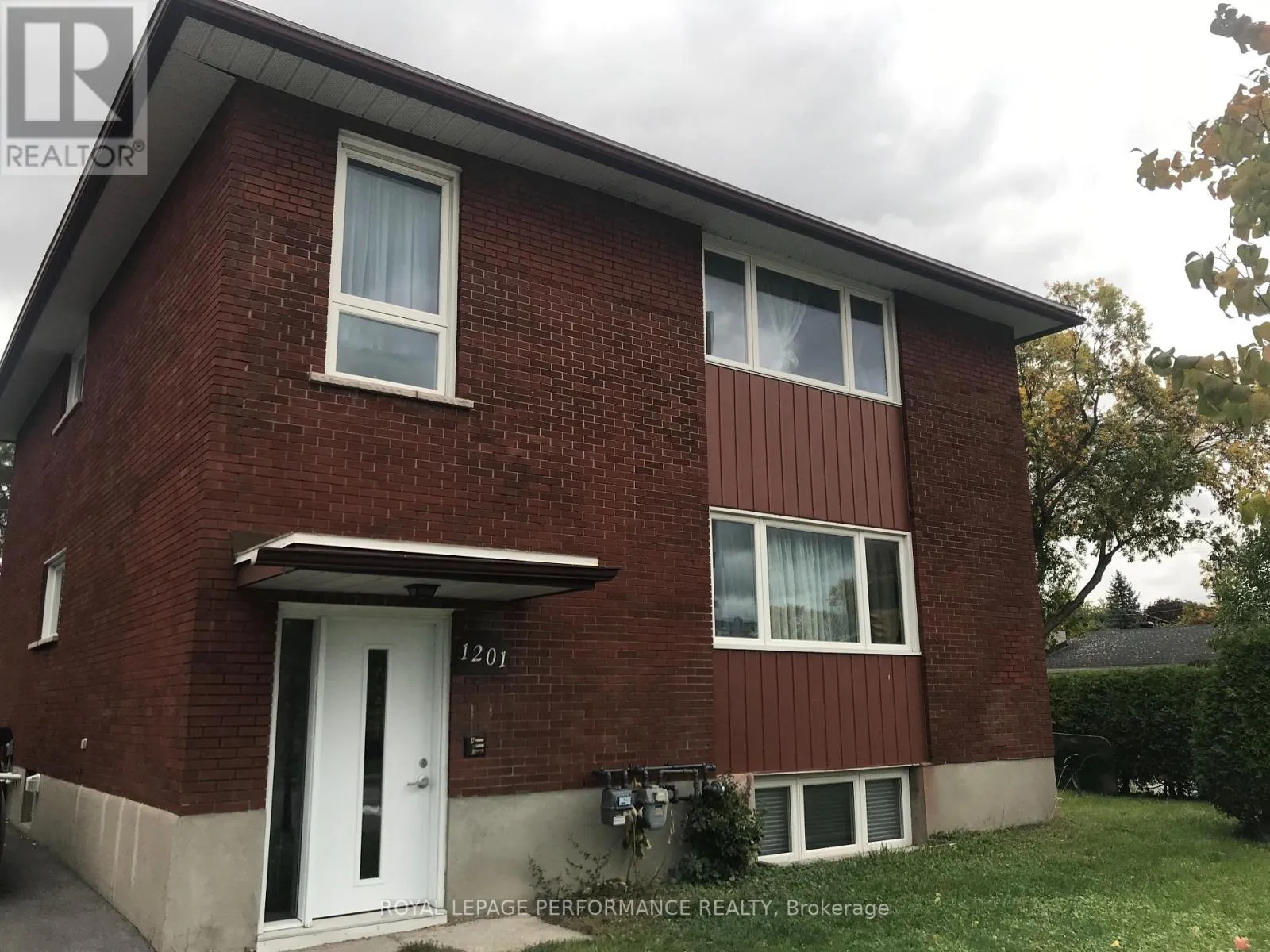 Triplex for rent: C - 1201 Maitland Avenue, Ottawa, Ontario K2C 2B8