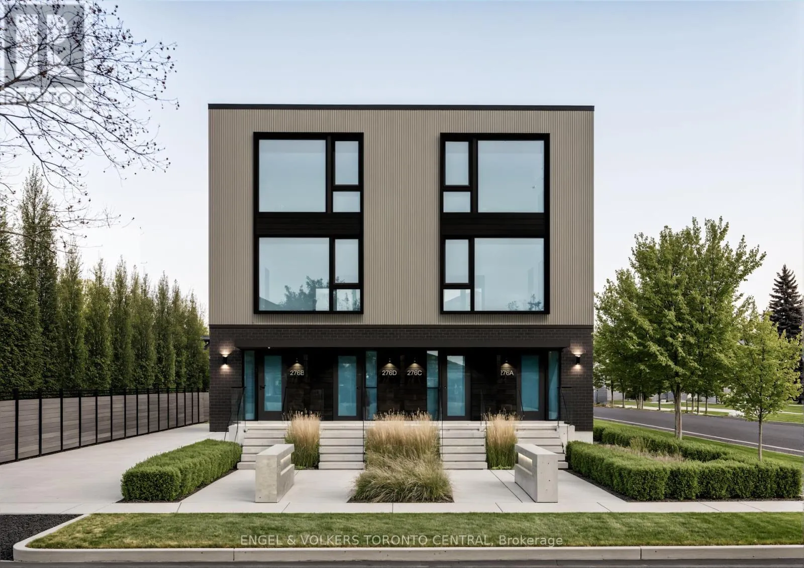 Row / Townhouse for rent: C - 276 Lanor Avenue, Toronto, Ontario M8W 2P9