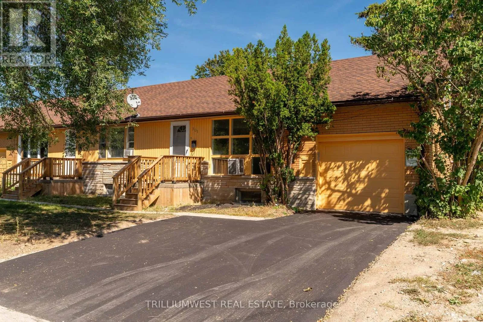 Triplex for rent: C - 301 Franklin Street N, Kitchener, Ontario N2A 1Y9