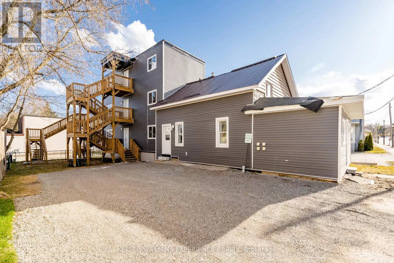 Fourplex for rent: C - 99 Colborne Street W, Orillia, Ontario L3V 2Y8