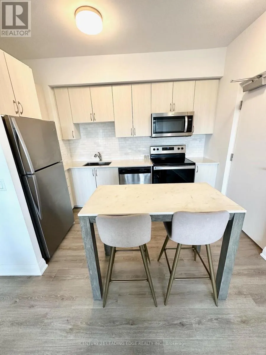 Row / Townhouse for rent: C104 - 5299 Highway 7, Vaughan, Ontario L4L 0J1