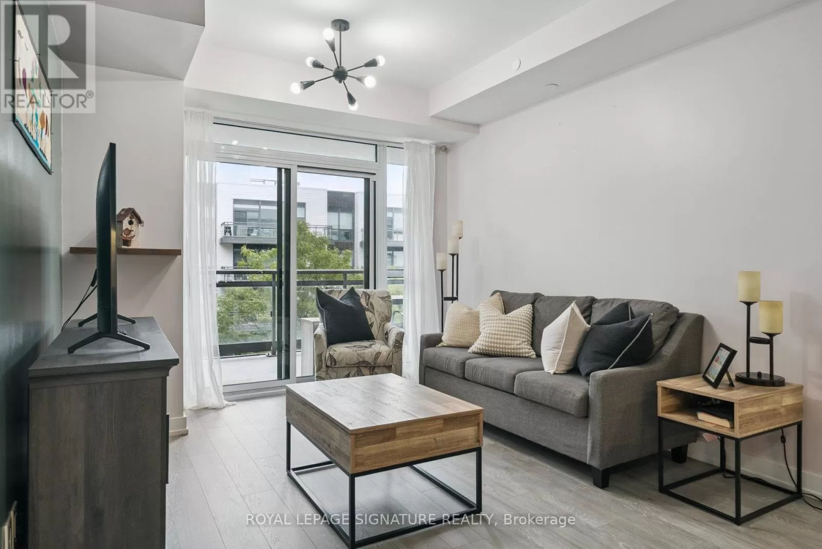 Apartment for rent: C305 - 301 Sea Ray Avenue, Innisfil, Ontario L9S 0L8