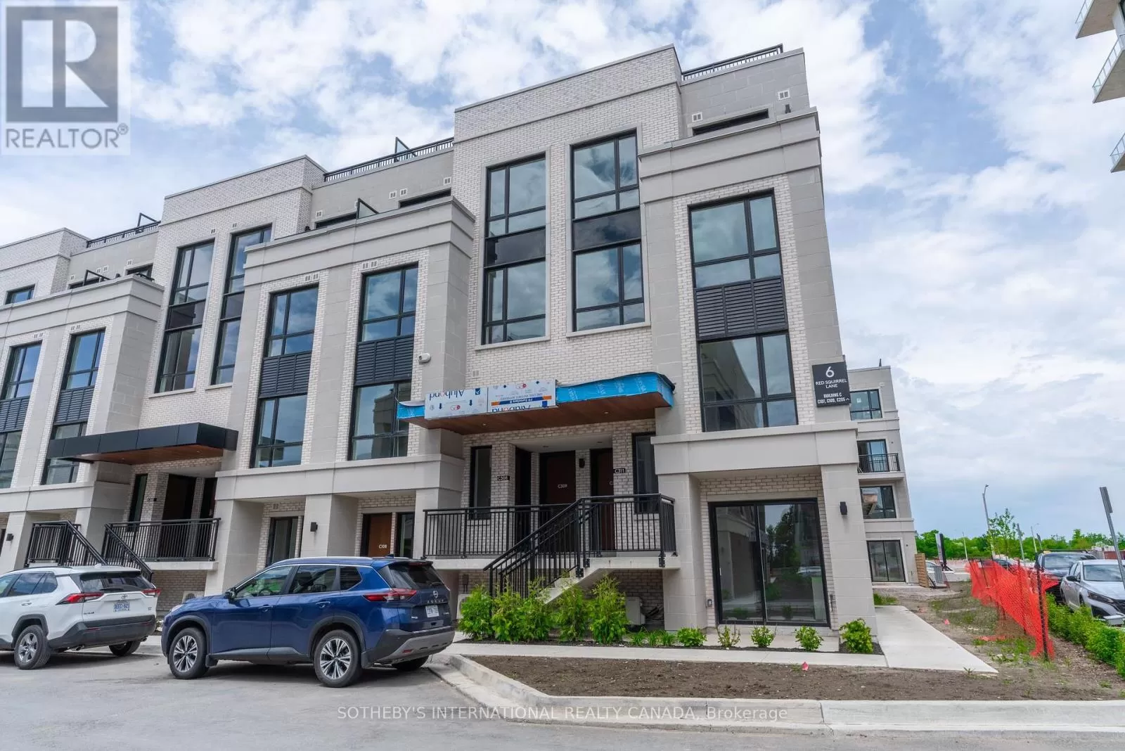 Row / Townhouse for rent: C-308 - 6 Red Squirrel Lane, Richmond Hill, Ontario L4S 0P5