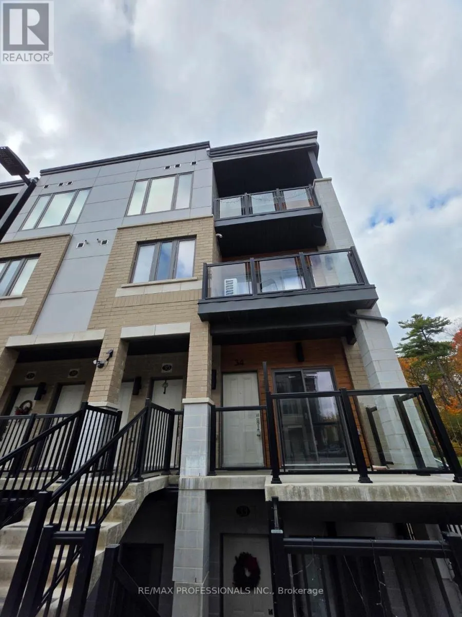 Row / Townhouse for rent: C35 - 25 Isherwood Avenue, Cambridge, Ontario N1R 0E2