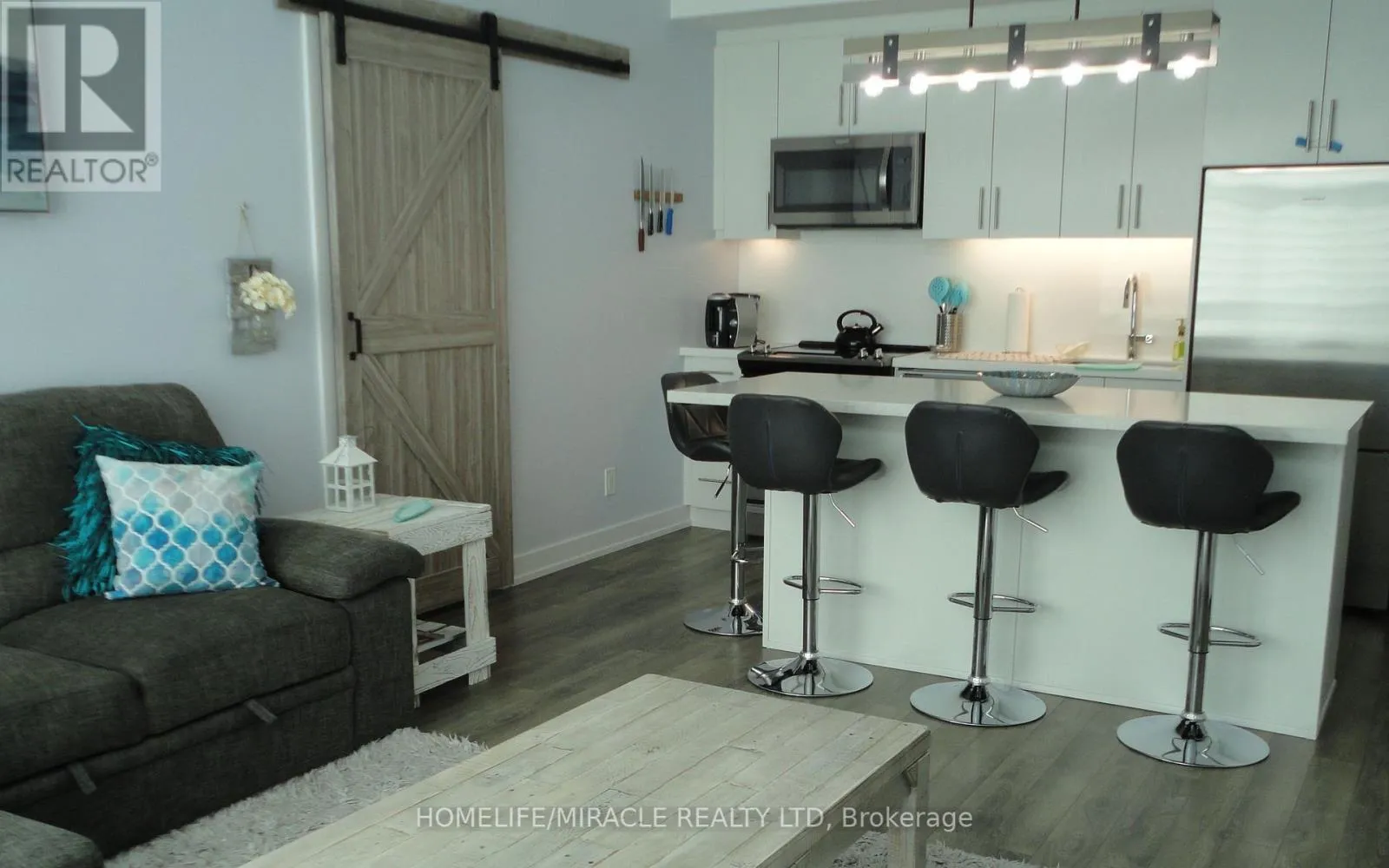 Apartment for rent: C410 - 301 Sea Ray Avenue, Innisfil, Ontario L9S 2P7