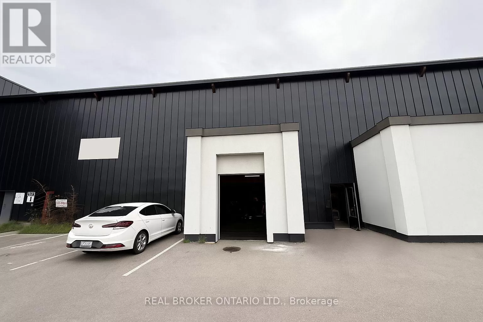 C7 - 4256 Carroll Avenue, Niagara Falls, Ontario L2E 7J2