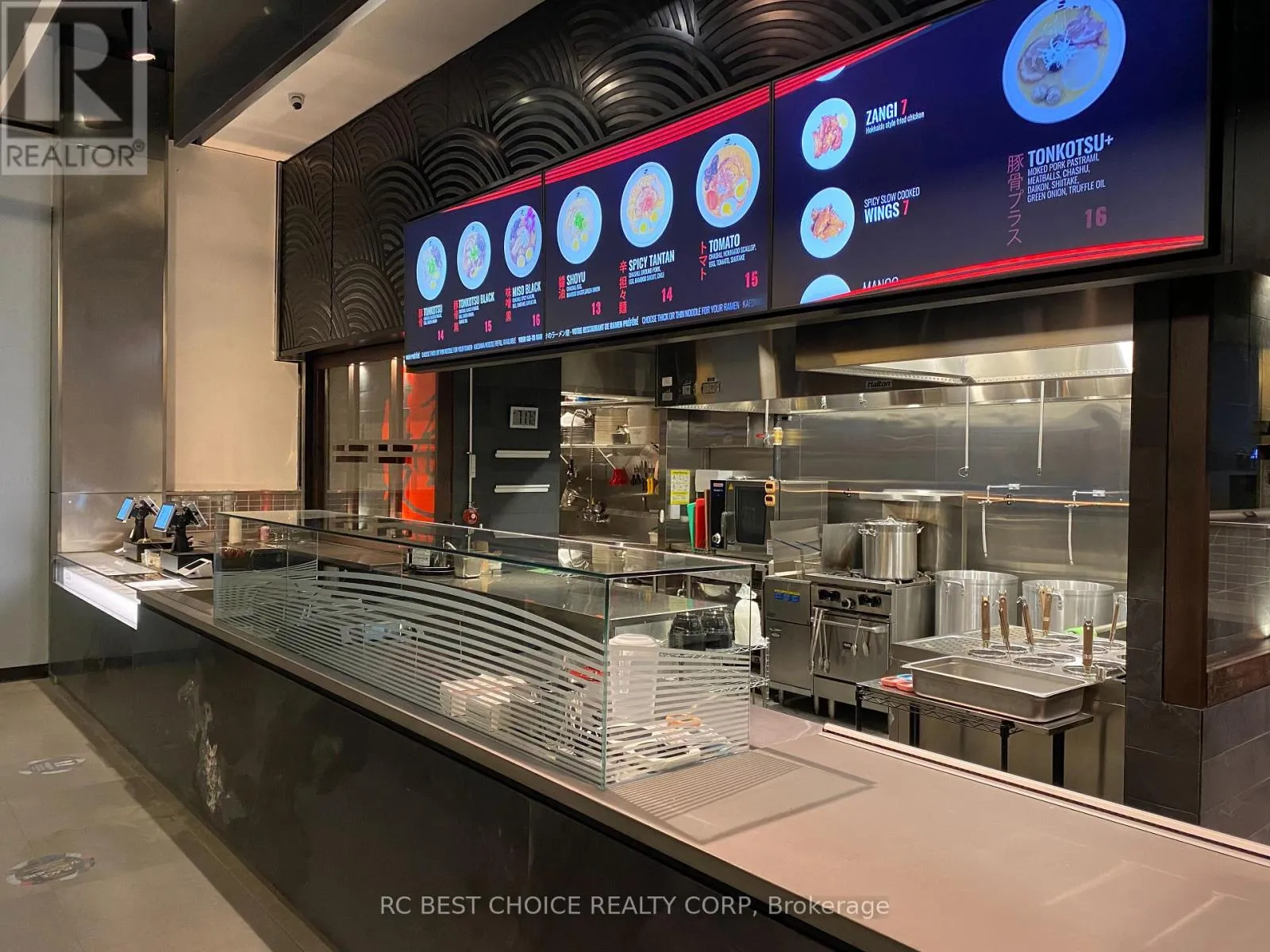 Cru F17 - 220 Yonge Street, Toronto, Ontario M5B 2H1