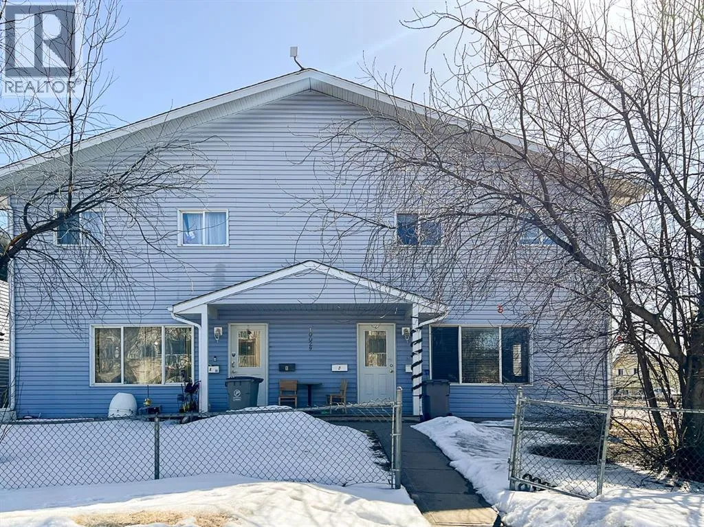 Row / Townhouse for rent: D, 10029 105 Avenue, Grande Prairie, Alberta T8V 1H2