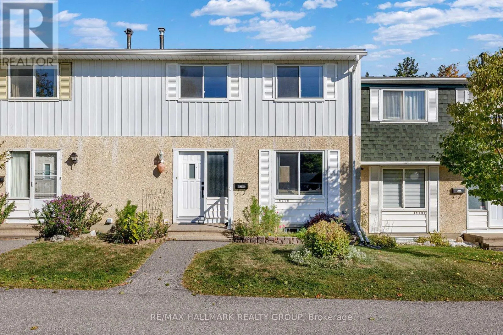 Row / Townhouse for rent: D - 1520 Beaverpond Drive, Ottawa, Ontario K1B 3R9