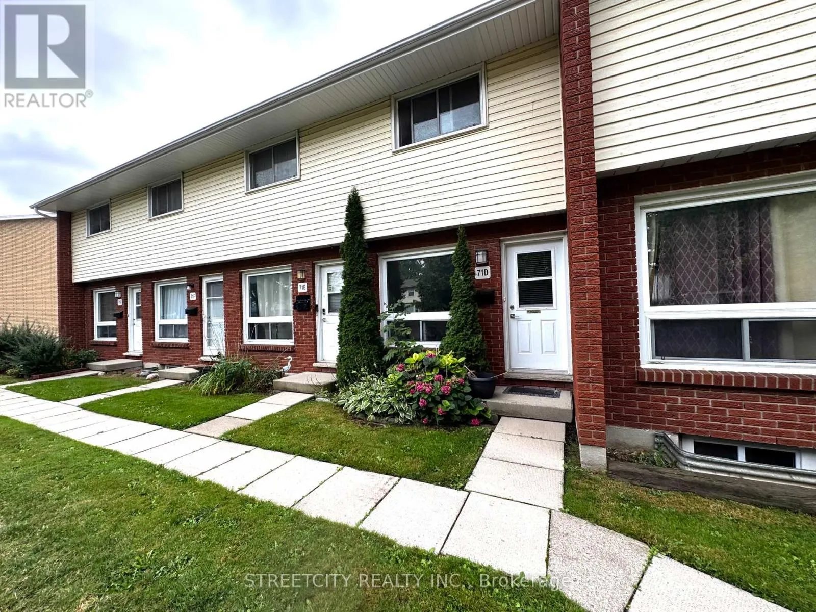 Row / Townhouse for rent: D - 71 Wellesley Crescent, London East, Ontario N5V 1J6