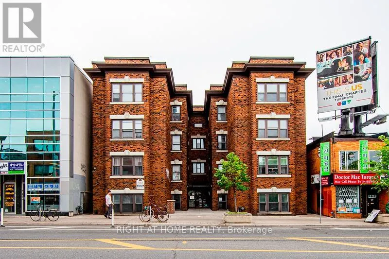 Apartment for rent: D - 723 Bloor Street W, Toronto, Ontario M6G 1L5
