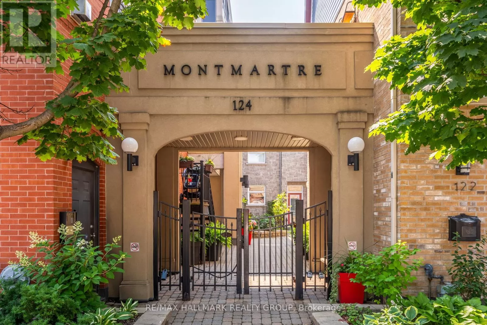 Row / Townhouse for rent: D124 - 124 Guigues Avenue, Ottawa, Ontario K1N 5H7