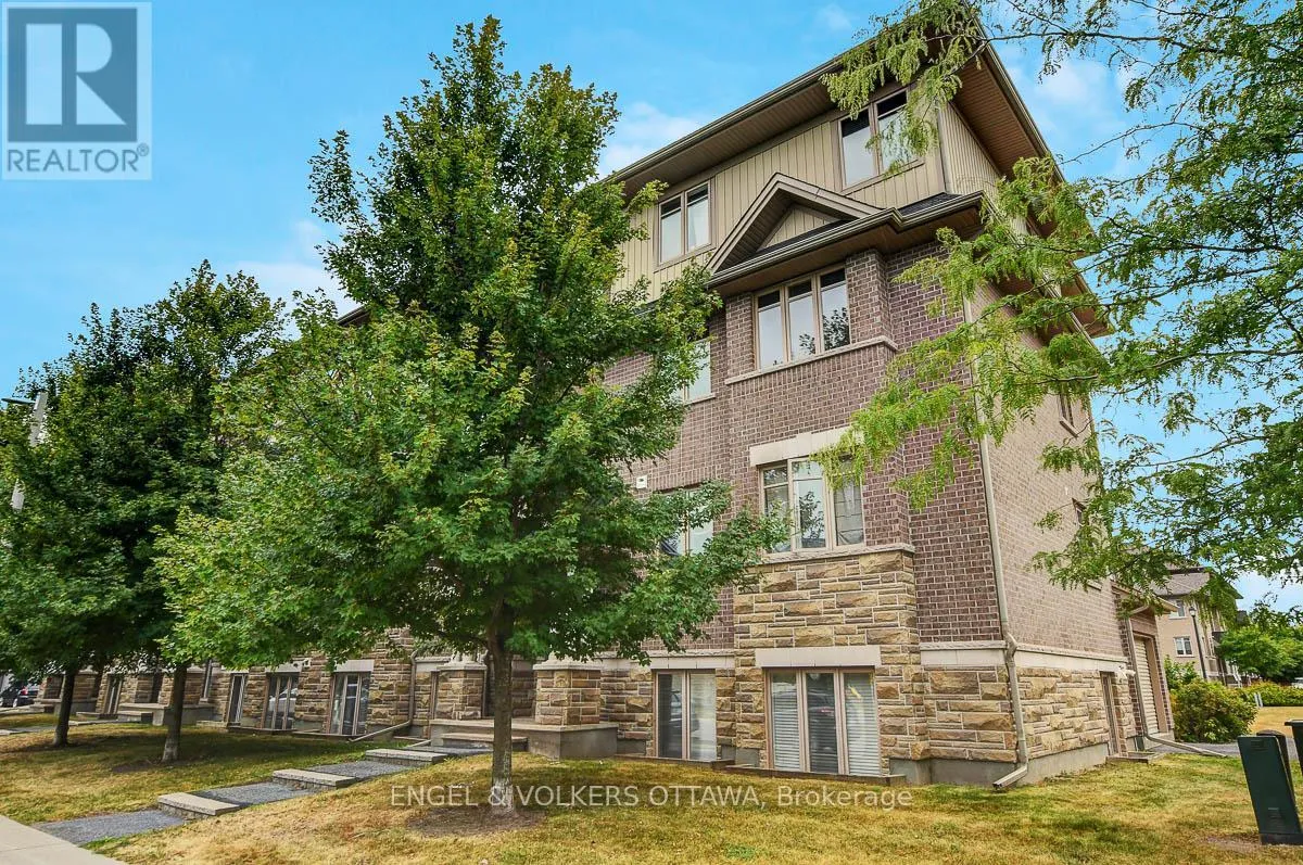 Apartment for rent: E - 188 Hornchurch Lane, Ottawa, Ontario K2J 2T3