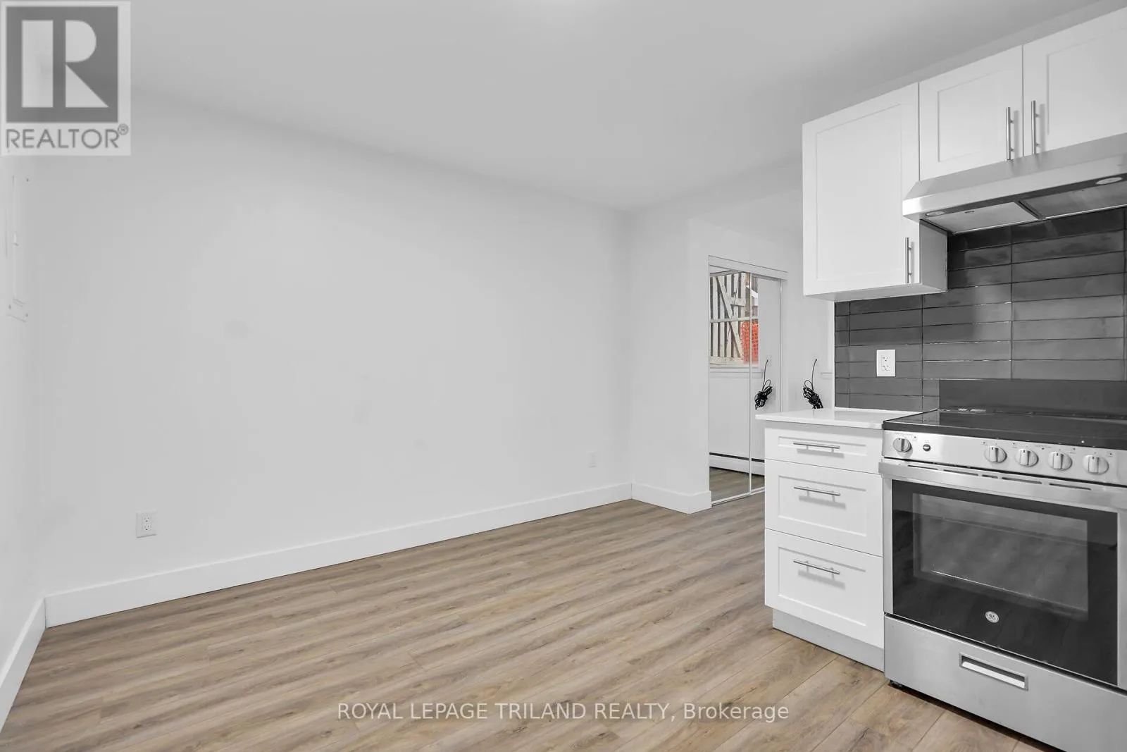 Other for rent: E - 20 Craig Street, London South, Ontario N6C 1E8