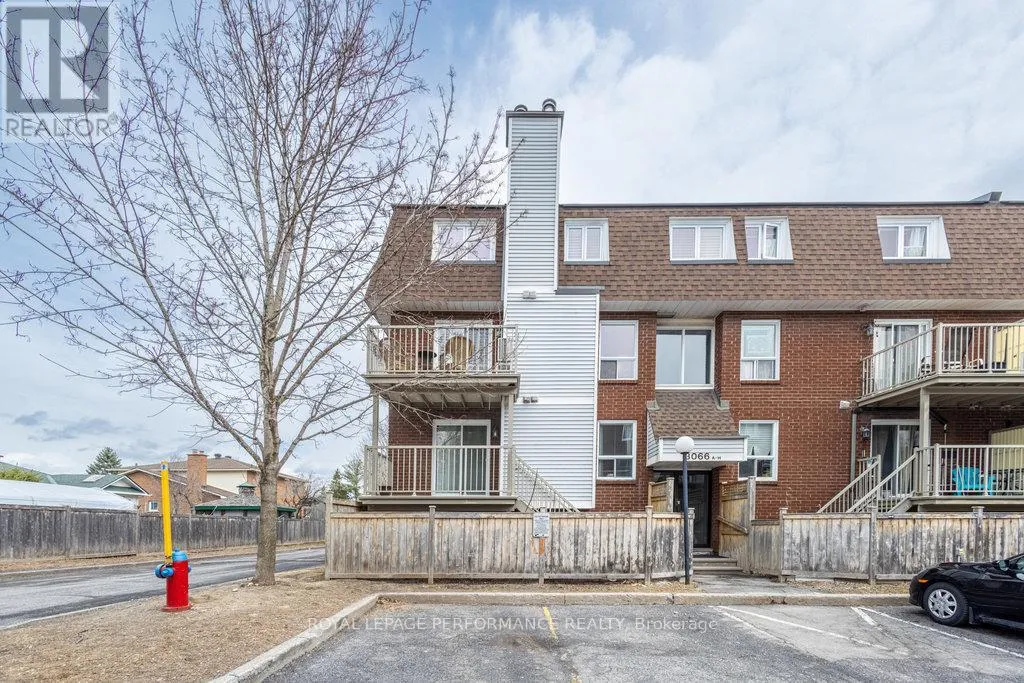 Row / Townhouse for rent: E - 3066 Councillors Way, Ottawa, Ontario K1T 2S7