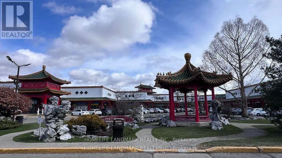 E11 - 888 Dundas Street E, Mississauga, Ontario L4Y 4G6