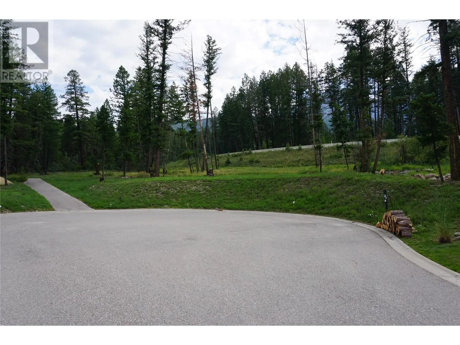 Other for rent: Eaglebrook Court Lot# 11, Fairmont Hot Springs, British Columbia V0B 1L0