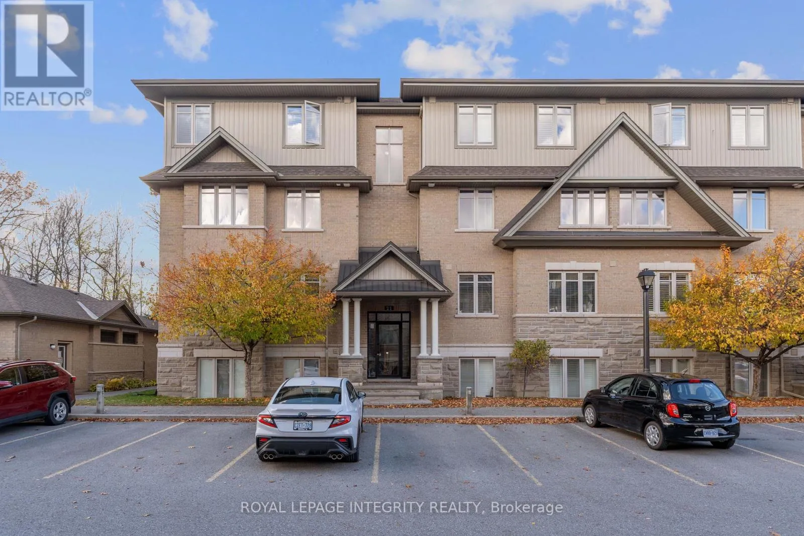 Apartment for rent: F - 21 Tadley Private, Ottawa, Ontario K2J 2T3