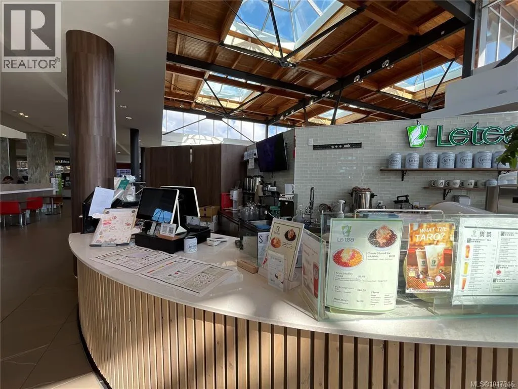 F25 1644 Hillside Ave, Victoria, British Columbia V8T 2C5