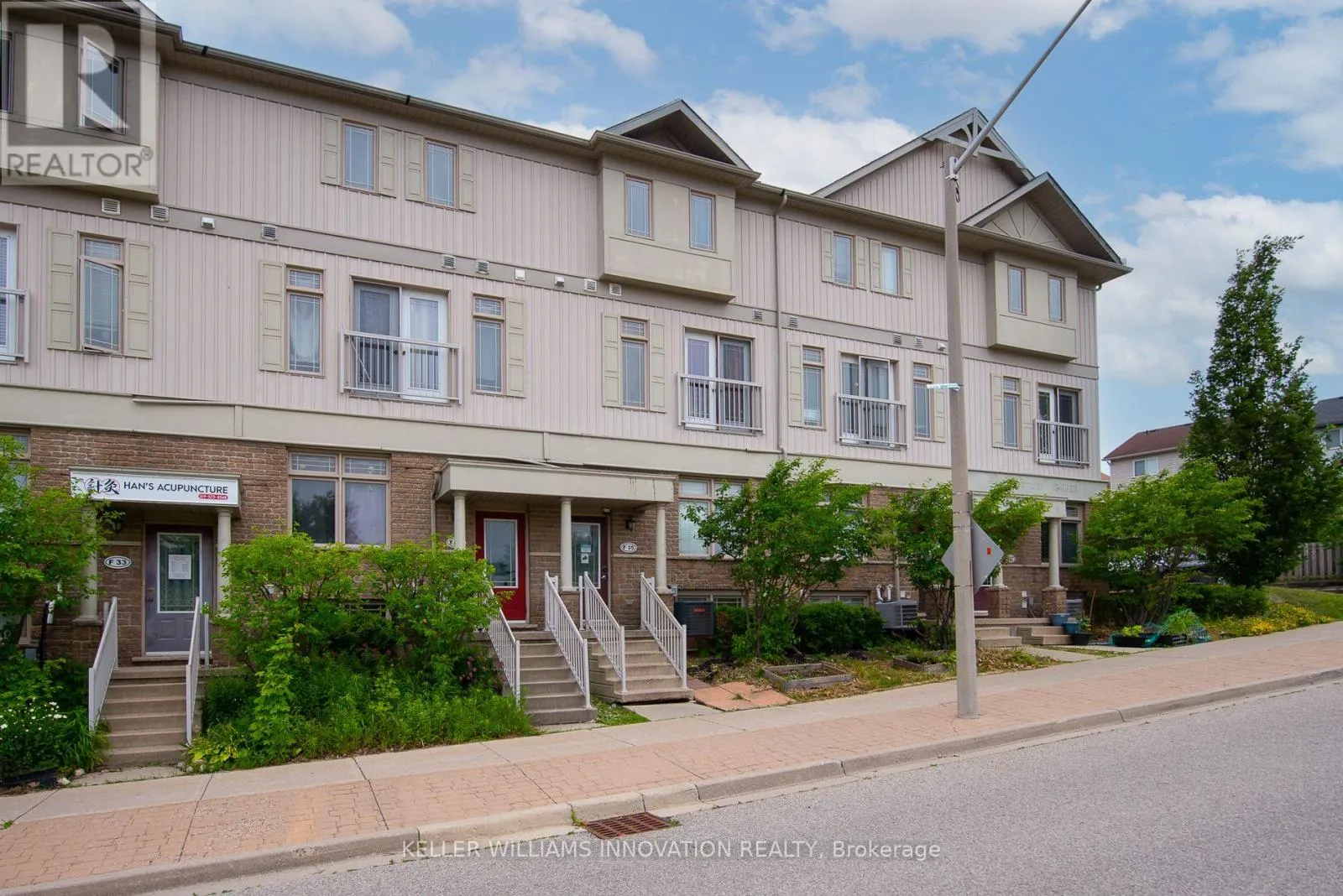 Row / Townhouse for rent: F34 - 619 Wild Ginger Avenue, Waterloo, Ontario N2V 2X1