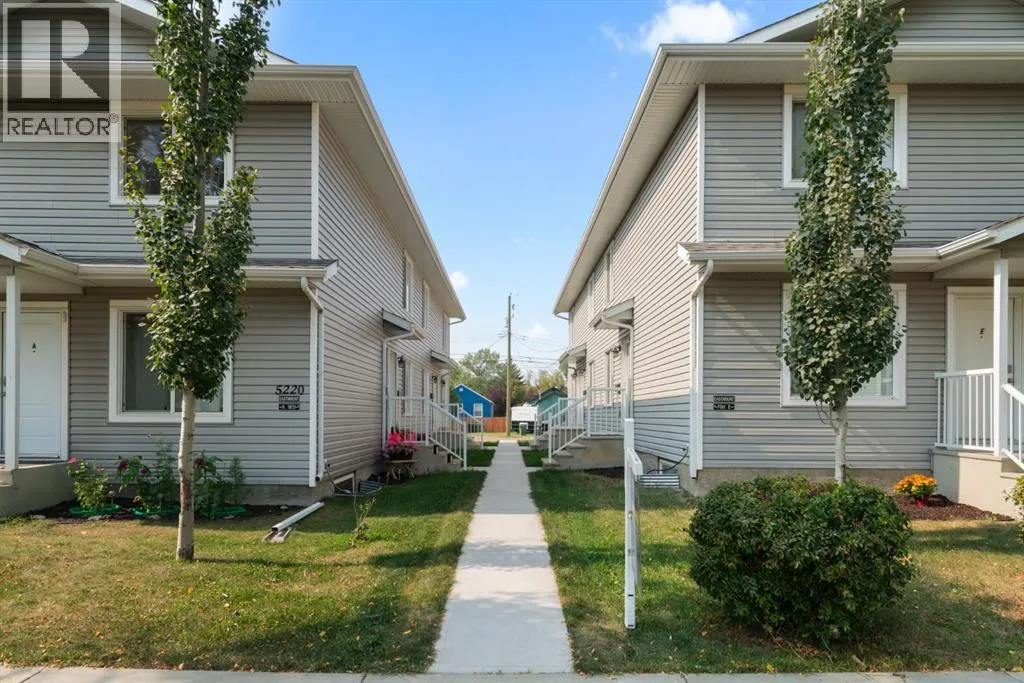 Row / Townhouse for rent: G, 5220 41 Street, Camrose, Alberta T4V 0Z9