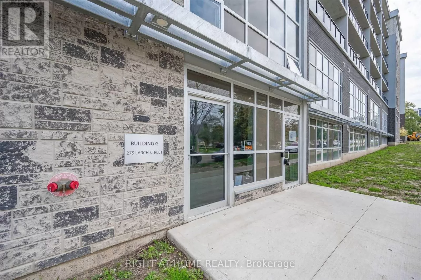 Apartment for rent: G101 - 275 Larch Street, Waterloo, Ontario N2L 3R2