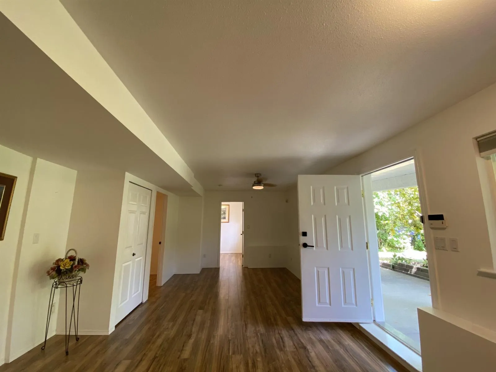 House for rent: Garden Suite 8518 167 Street, Surrey, British Columbia V4N 4W3