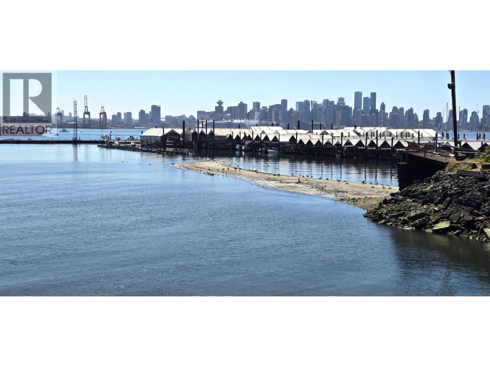 House for rent: Gnb20 415 W Esplanade, North Vancouver, British Columbia V7M 1A6