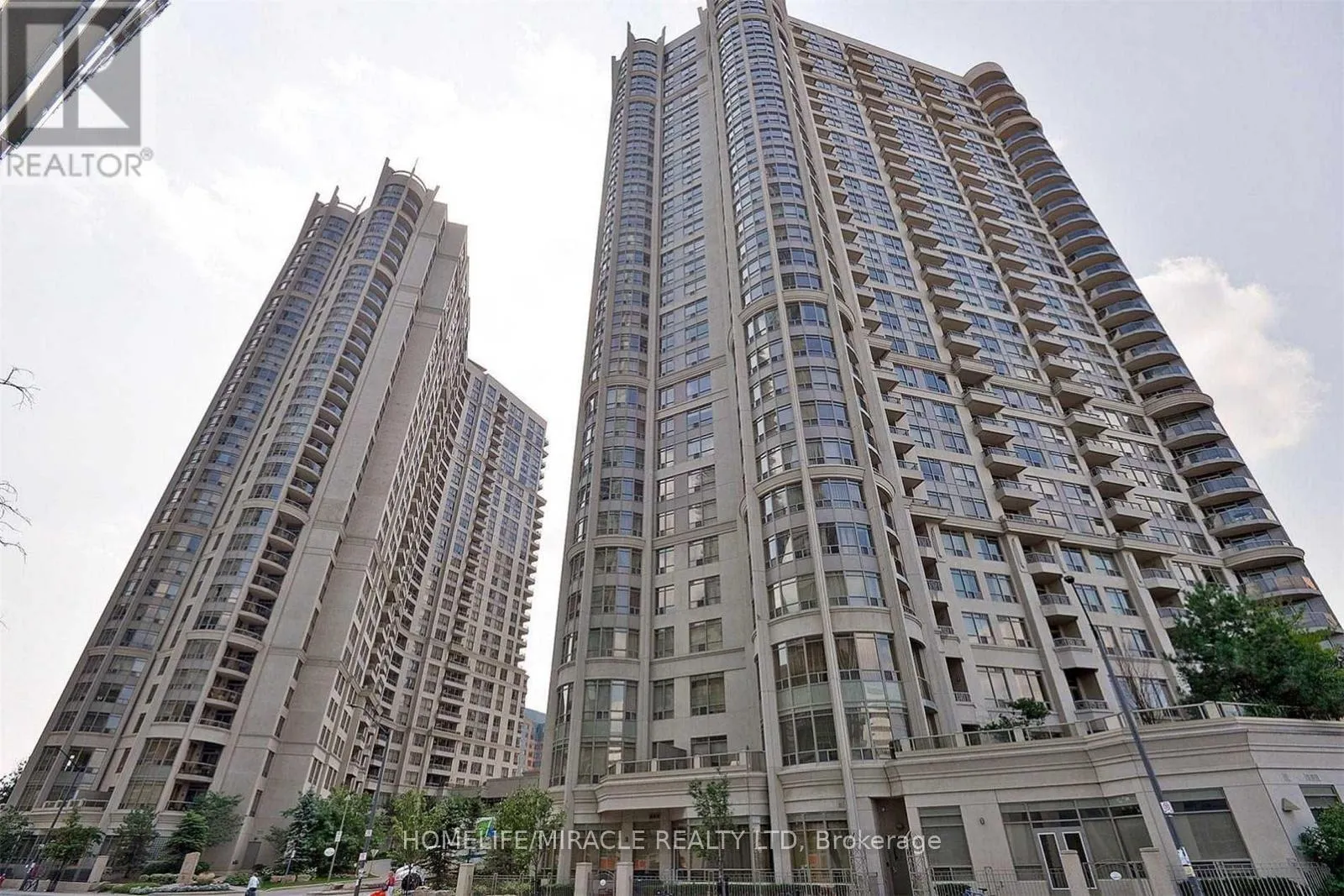 Apartment for rent: Gph20 - 3888 Duke Of York Boulevard, Mississauga, Ontario L5B 4P5