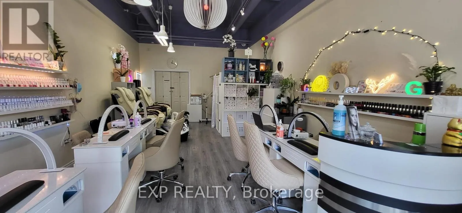 H 103 (front Part) - 62 Balsam Street, Waterloo, Ontario N2L 3H2