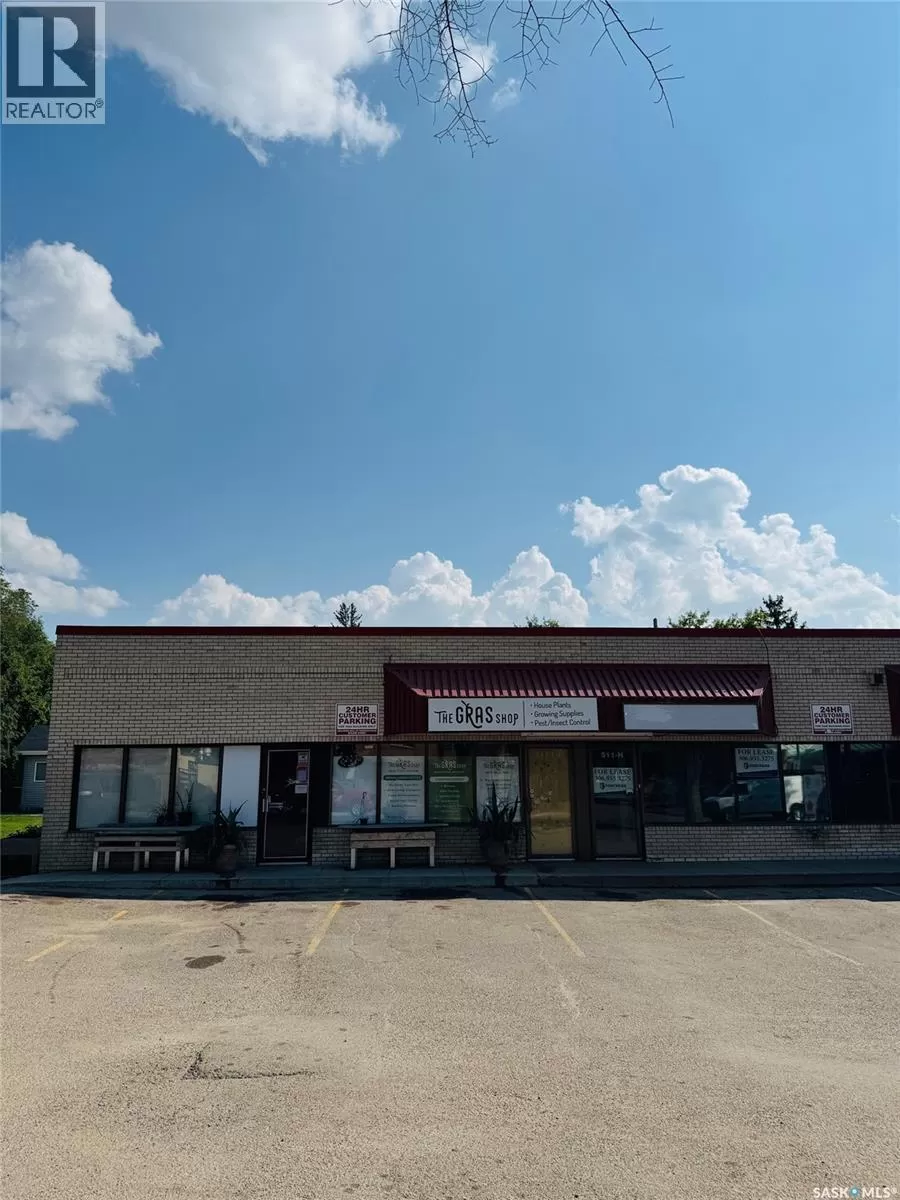 Retail for rent: Ij 511 33rd Street W, Saskatoon, Saskatchewan S7L 0V7